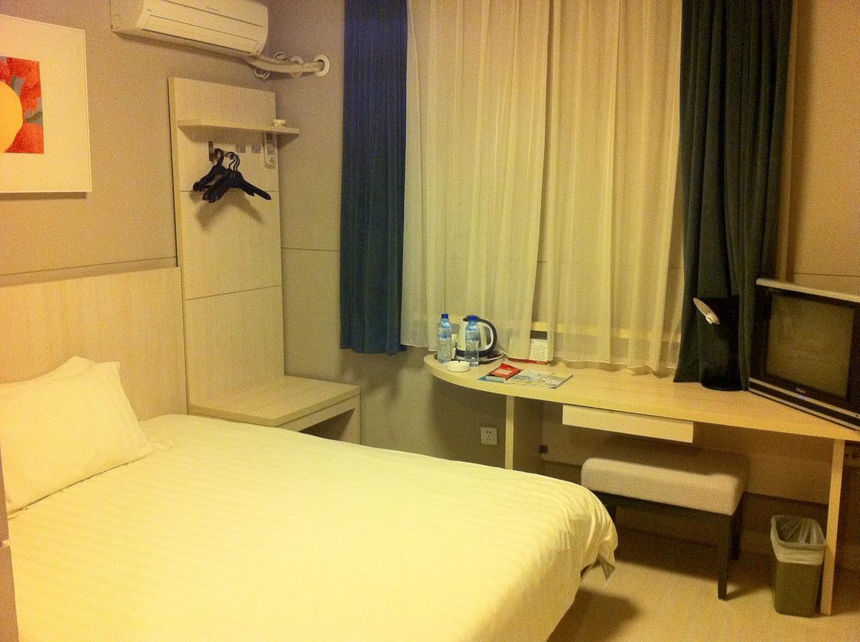 Magnolia Business Hotel Xining Railway Station Grand Cross Mojia Street Exteriör bild
